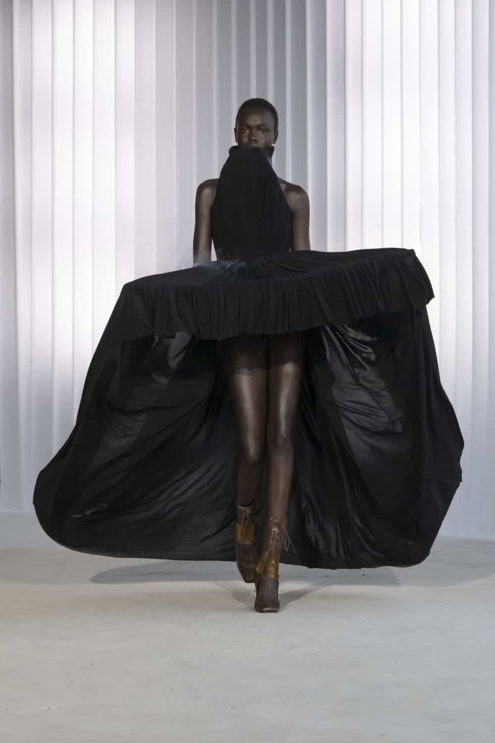 スーツ JEAN PAUL GAULTIER archive set up sullen Jean Paul Gaultier: Ready-To-Wear AW26 - 10 Magazine